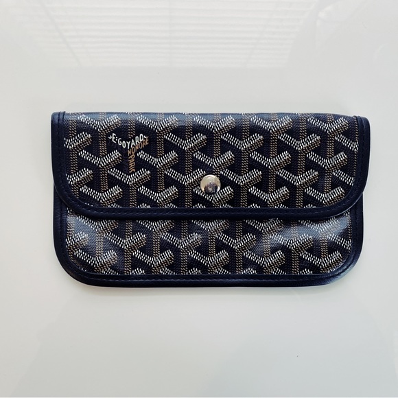Goyard Handbags - Goyard Pouchette in Black